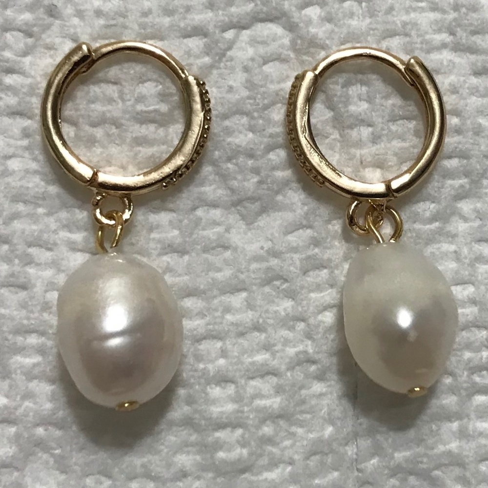 Kate Middleton Handmade Replica Earrings, Gold Rhinestone Hoops & Real Pearls - Picture 10 of 13